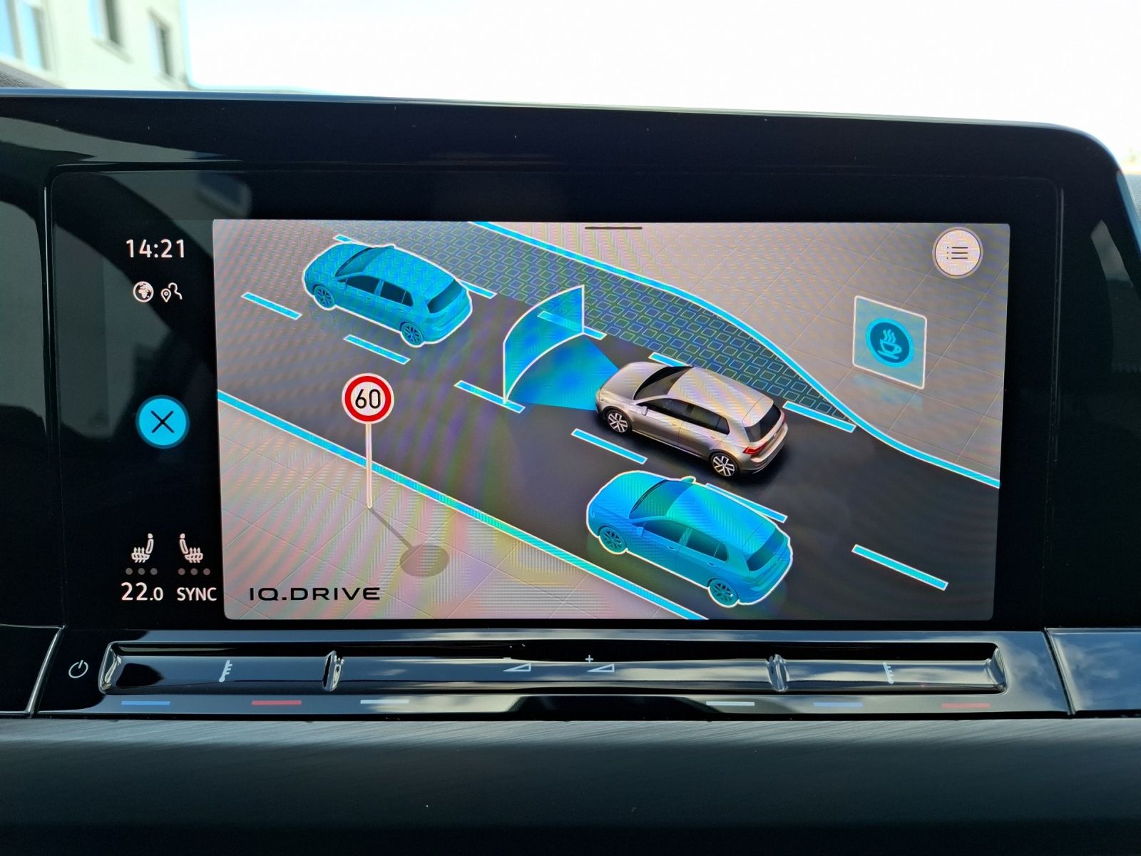 Fahrzeugabbildung Volkswagen Golf VIII TSI Style LEDplus Navi AID HUD ACC RFK