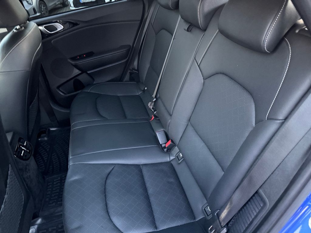 Fahrzeugabbildung Kia Ceed 1.6 Plug-in Hybrid Platinum Edition