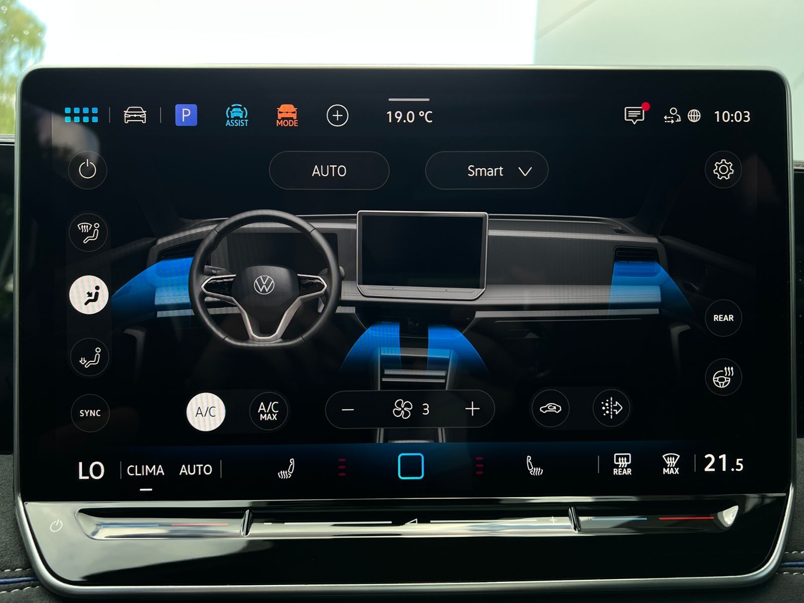 Fahrzeugabbildung Volkswagen Tiguan R-Line 2.0 TDI DSG 4MOTION *AHK, Navi, Pa