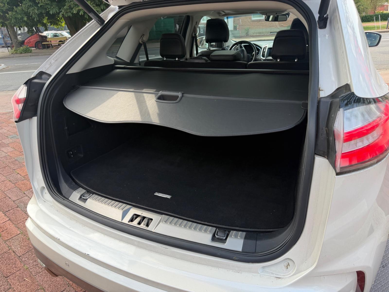 Ford Edge Vignale 4x4 Pano+AHK+Sthzg.+1.Hd+LED+RFK