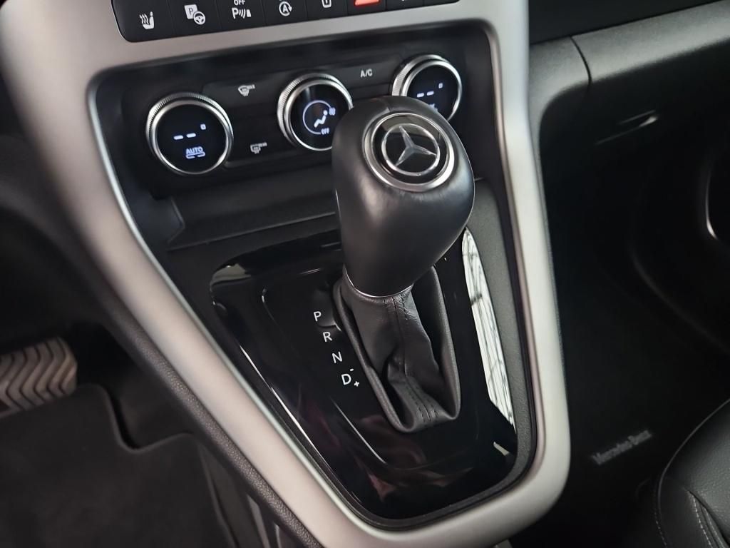 Fahrzeugabbildung Mercedes-Benz T 180 PROGRESSIVE AHK Navi LED PTS RFK SHZ Tisch