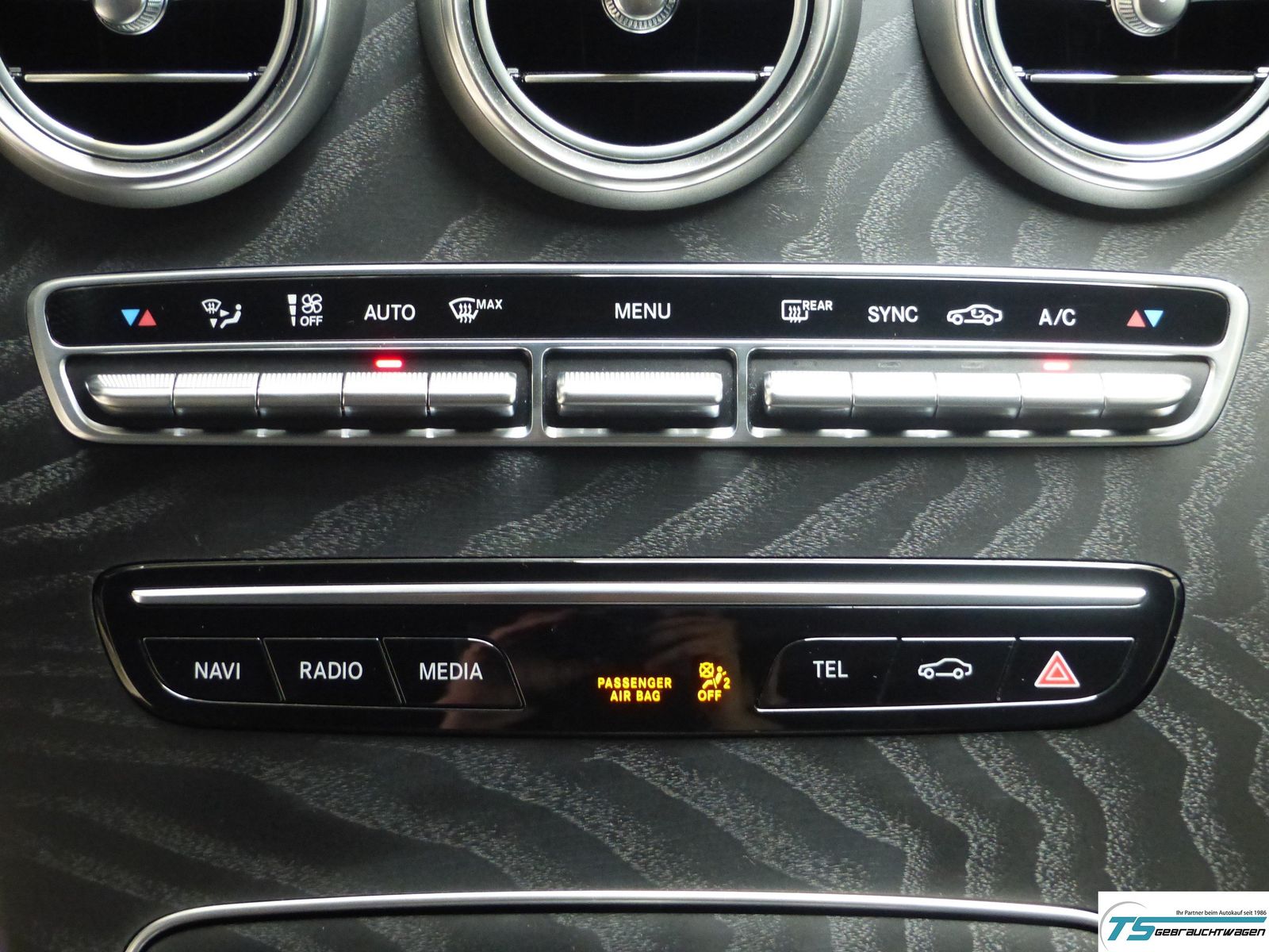 Mercedes-Benz C 200 Coupe AMG Plus Night Head-up Pano ACC Totw foto 19