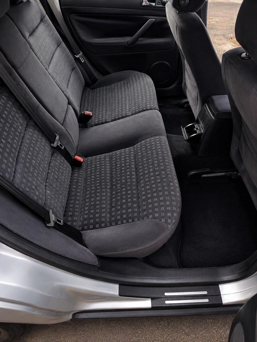 Volkswagen Passat 2004 — photo 10