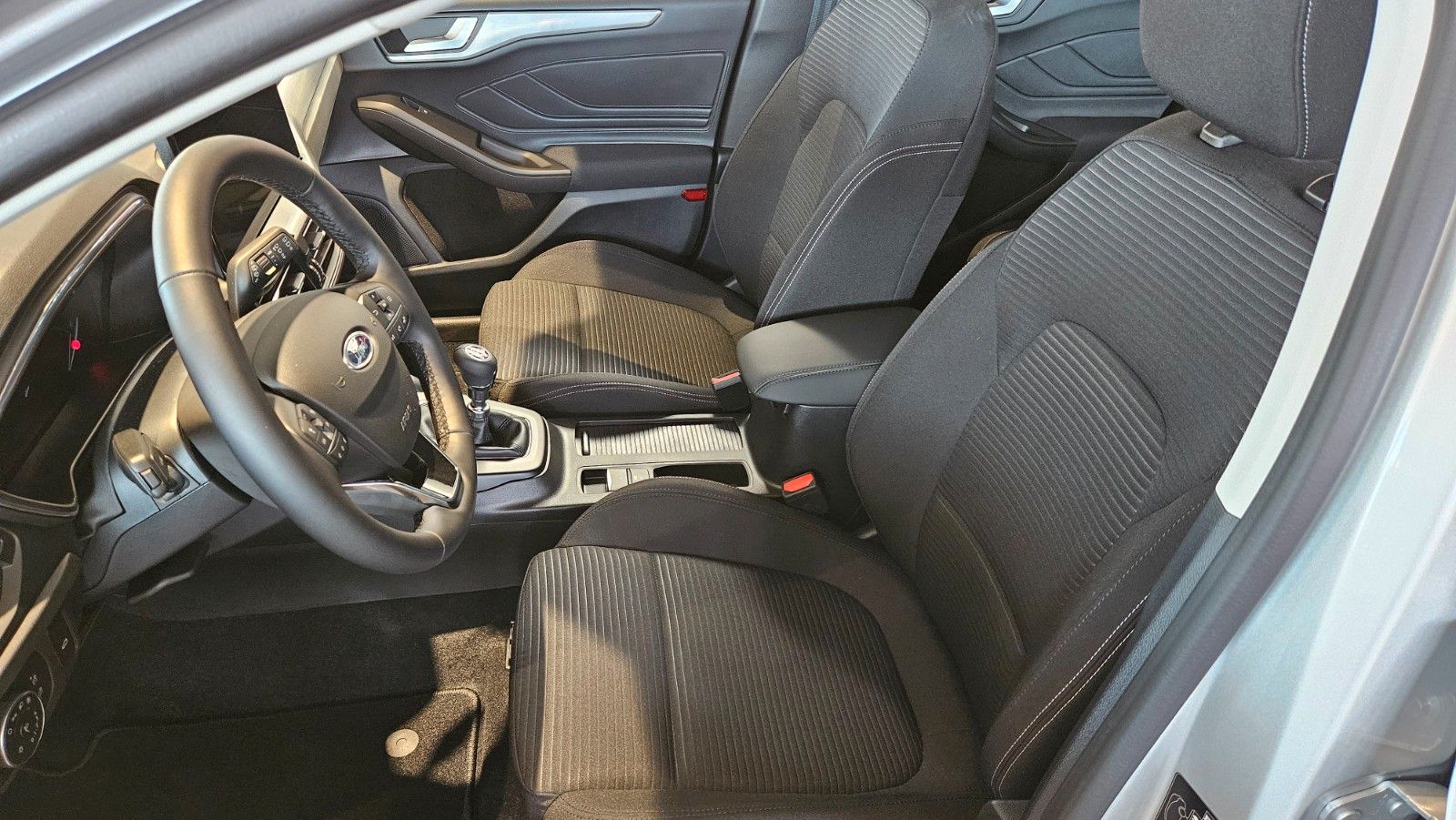 Fahrzeugabbildung Ford Focus Turnier Titanium el.Heckklappe Head-Up