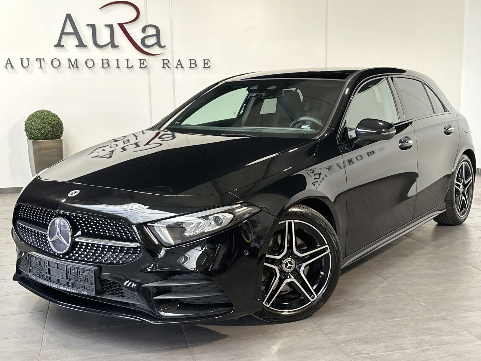 Fahrzeugabbildung Mercedes-Benz A 220d 4Matic AMG-Line NAV+LED+PANO+KAMERA+18ZO