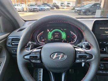 Fahrzeugabbildung Hyundai i30 1.5 T-GDI 7-DCT 48V N-Line ASSI PANO SITZP.