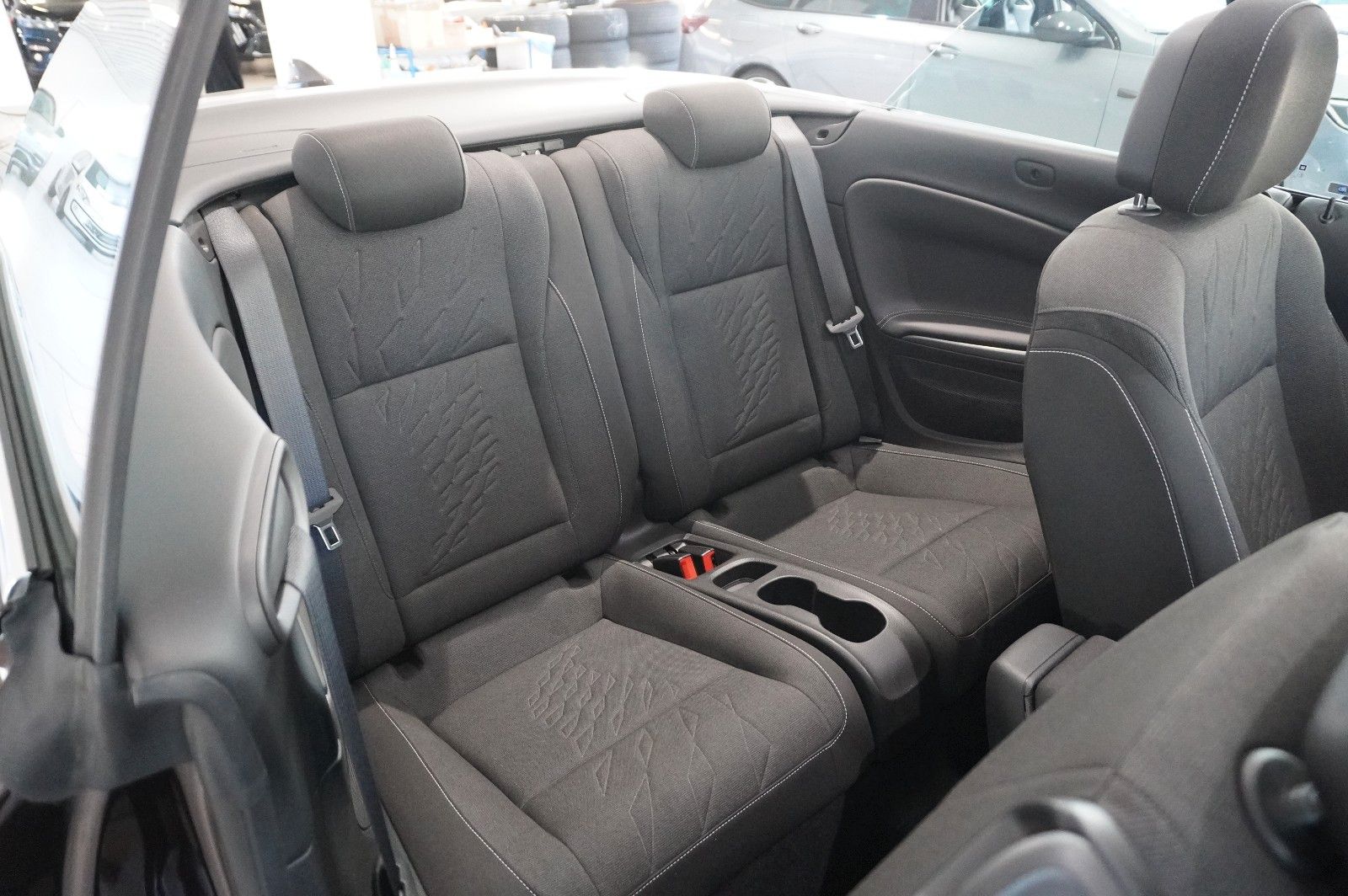 Fahrzeugabbildung Opel Cascada 1.4T EDITION SPORT/SHZ/TEMP/USB/BI-COLOR