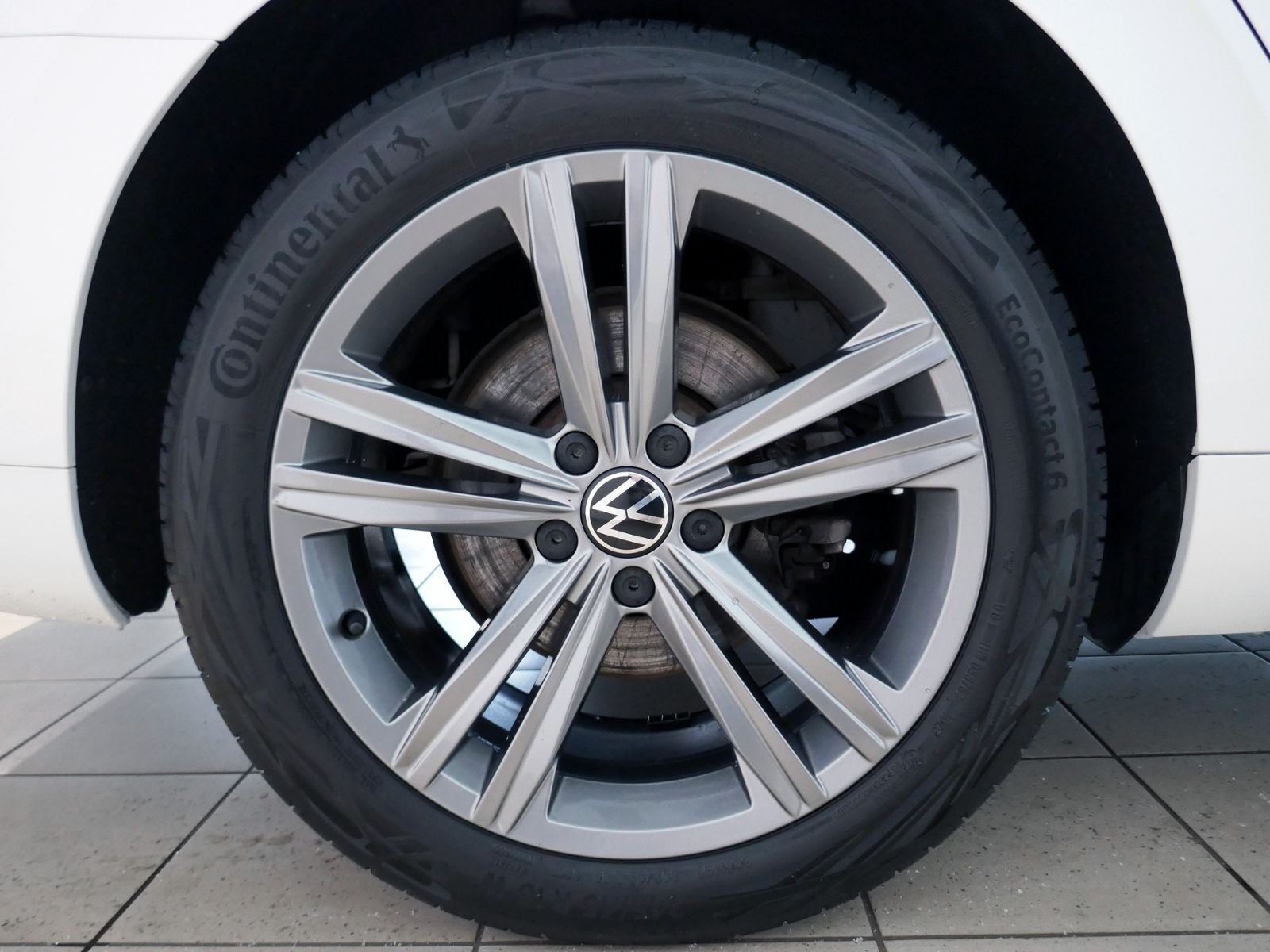 Fahrzeugabbildung Volkswagen Arteon SB R-Line 1.4 eHybrid DSG | LED AHK RFK