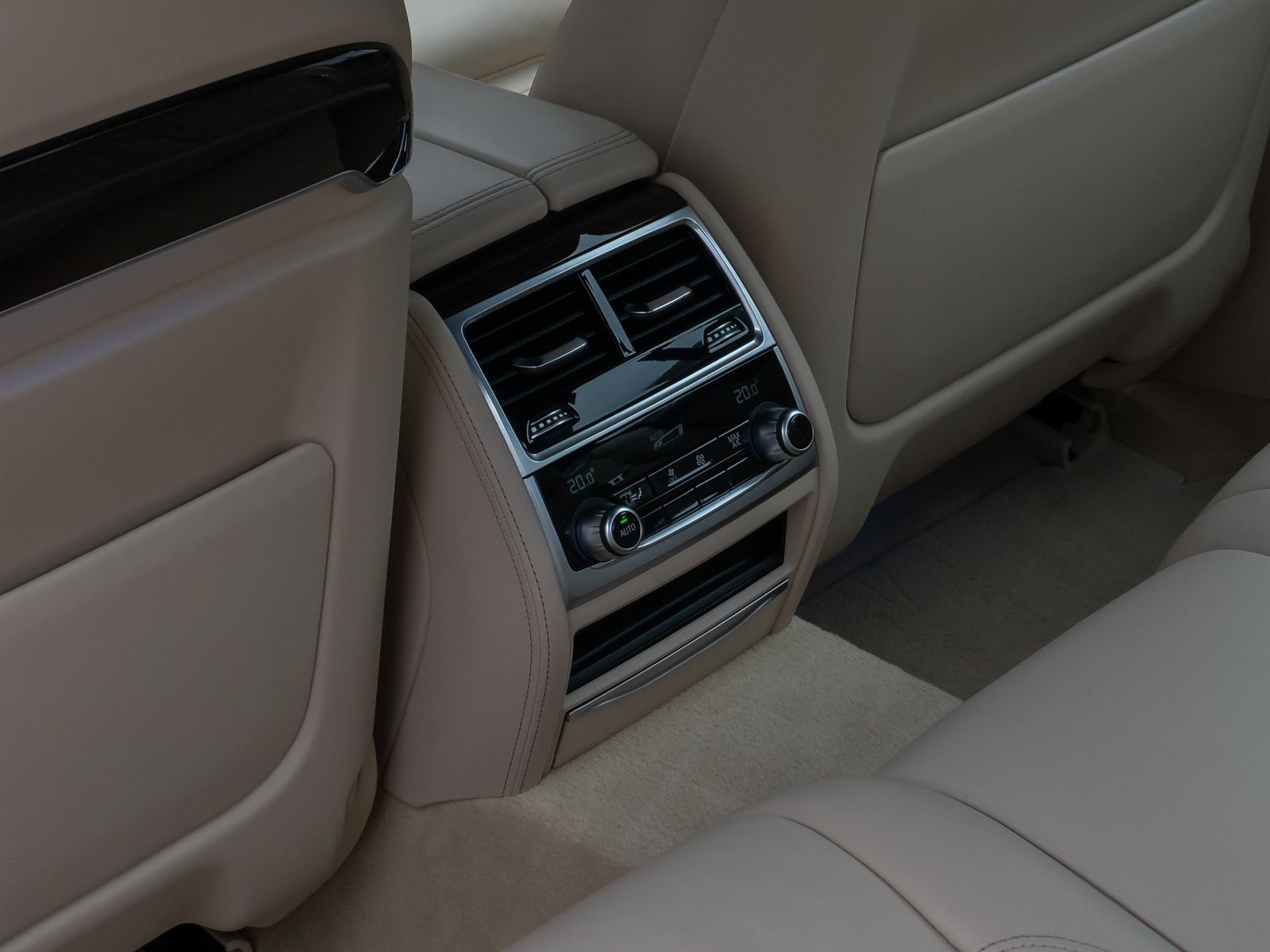 Fahrzeugabbildung BMW 730d xD 360°Laser Massage DAB DisplKey SoftClose