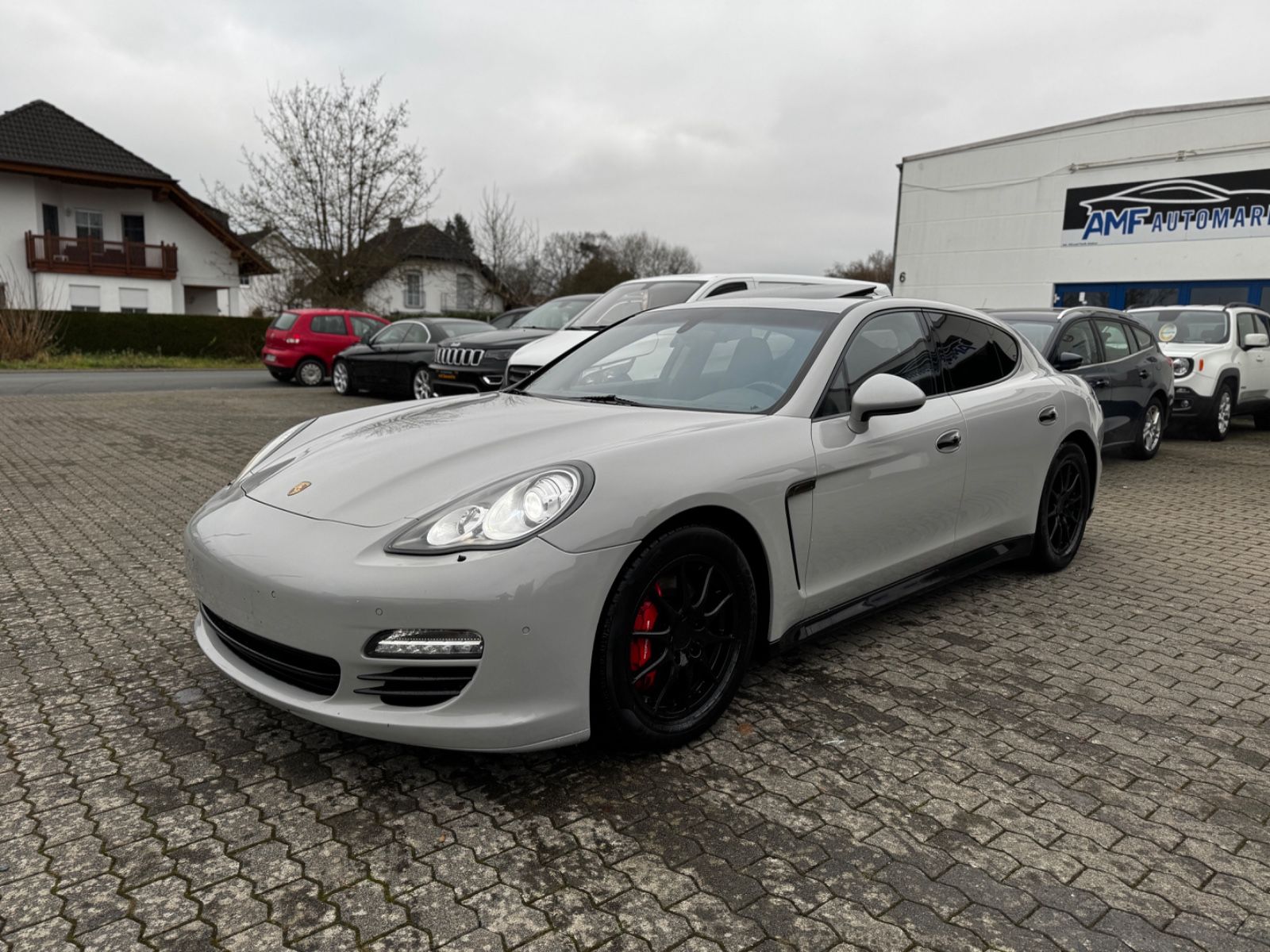 Porsche Panamera - 1