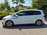 Volkswagen Touran 2.0 TDI SCR 140kW DSG R-Line - Volkswagen Touran: TDI 140