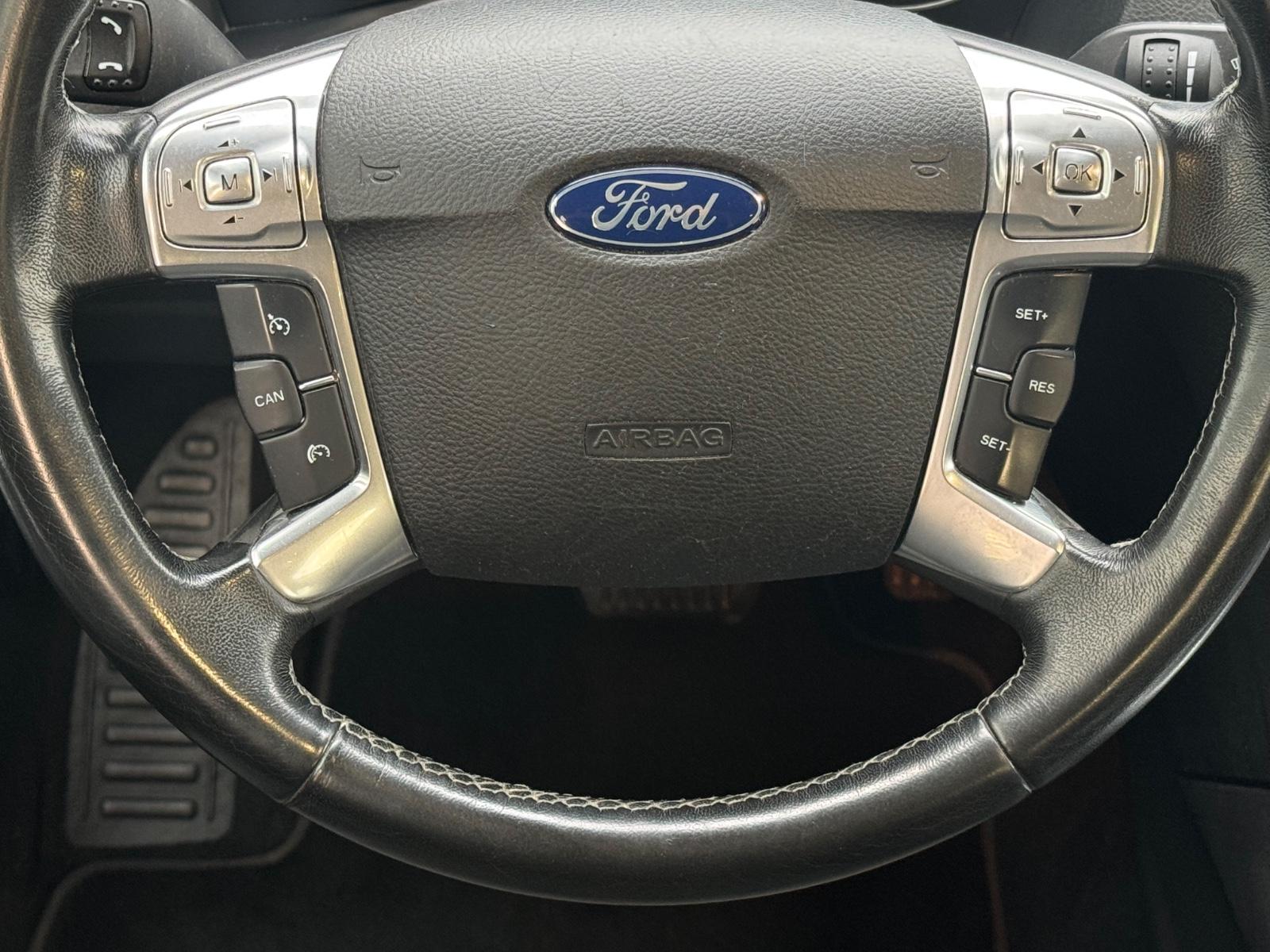 Ford Mondeo 2012 — photo 11