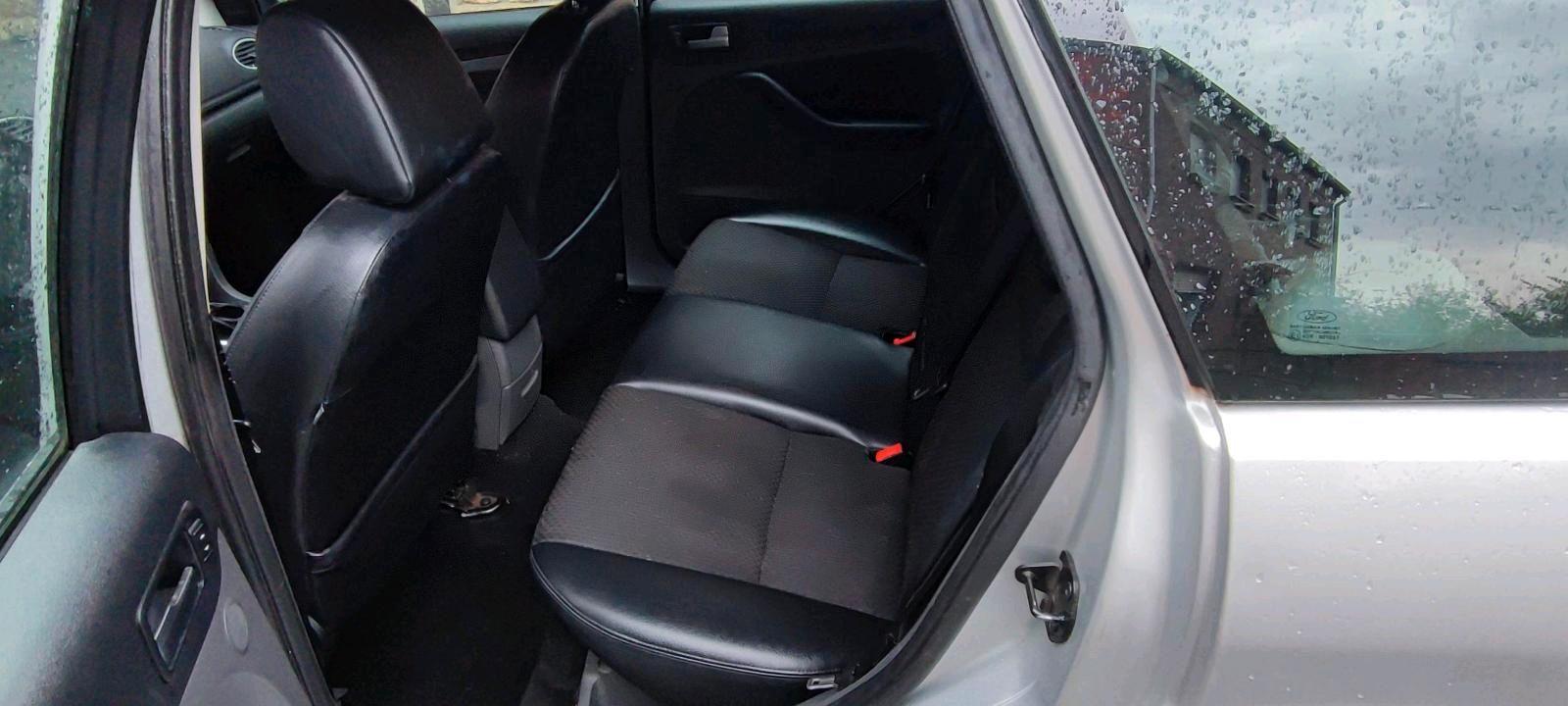 Ford Focus 2005 — photo 9