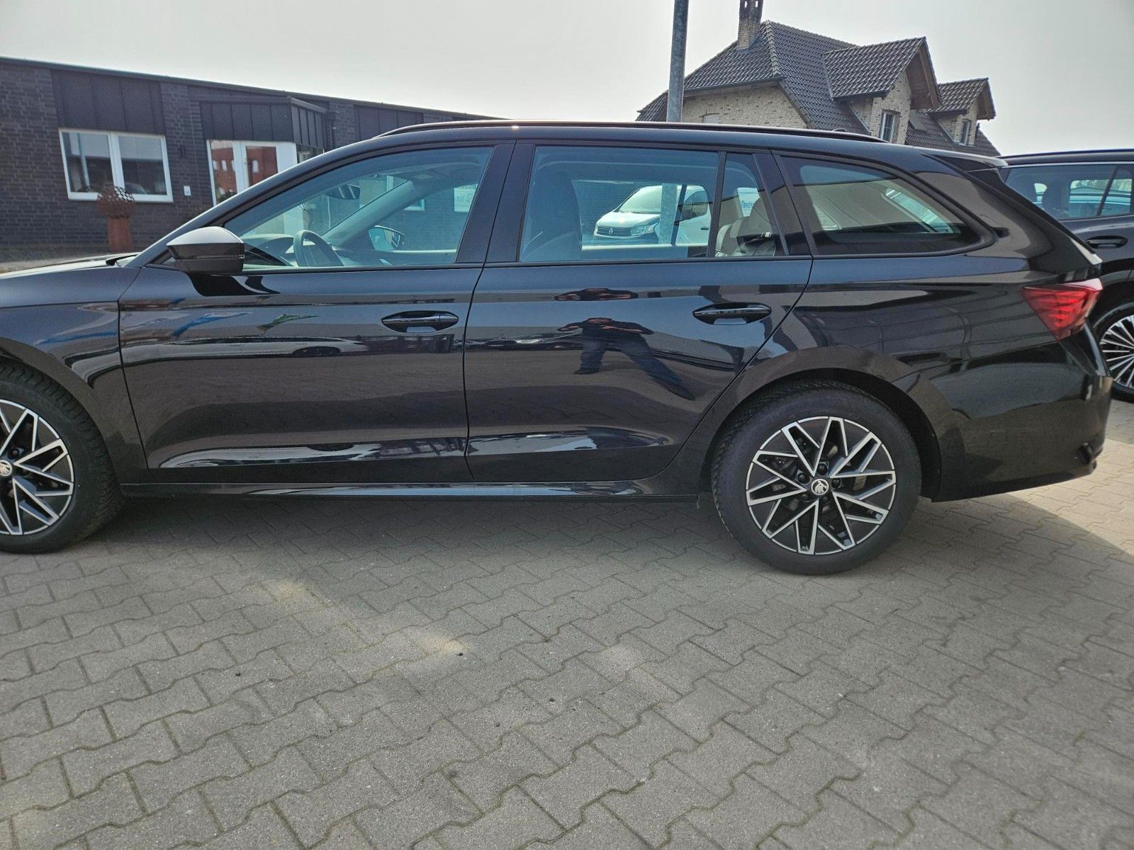 Skoda Octavia Combi 2.0 TDI 110 kW Selection ACC LED foto 7