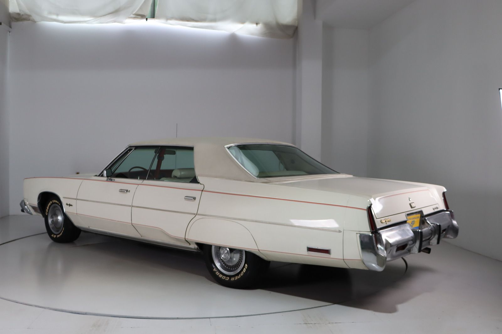 Fahrzeugabbildung Chrysler New Yorker V8 7.2 * Leder * Klima * el. Sitze