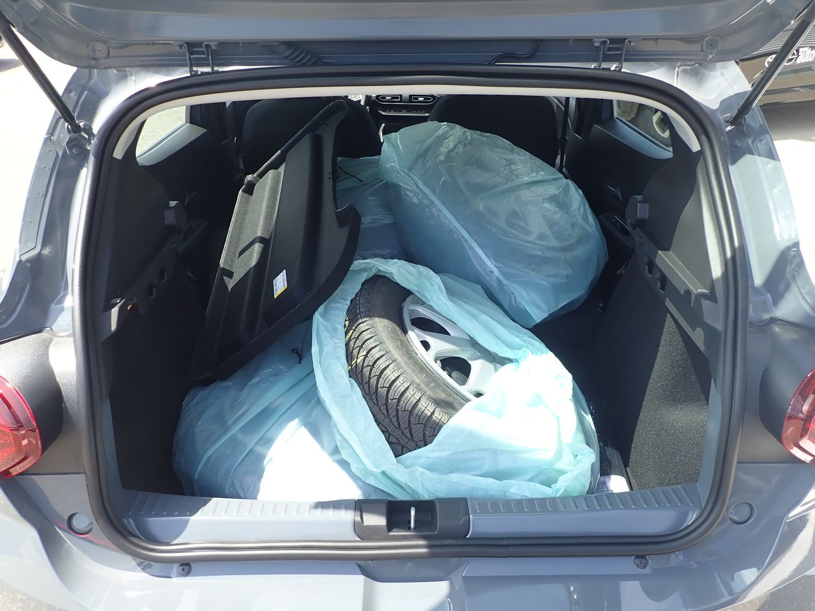 Fahrzeugabbildung Dacia Sandero III TCe90 Expression,Sitzhzg,PDC
