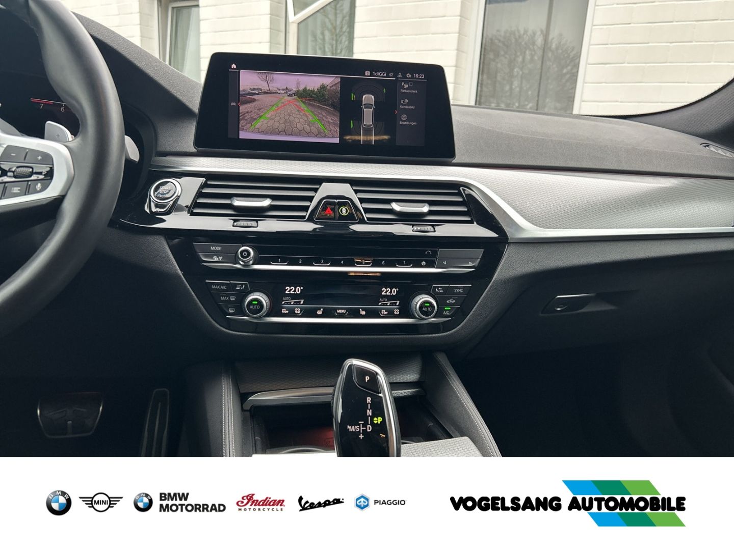 Fahrzeugabbildung BMW 540 i xDrive Touring M Sport Park-Assistent Head