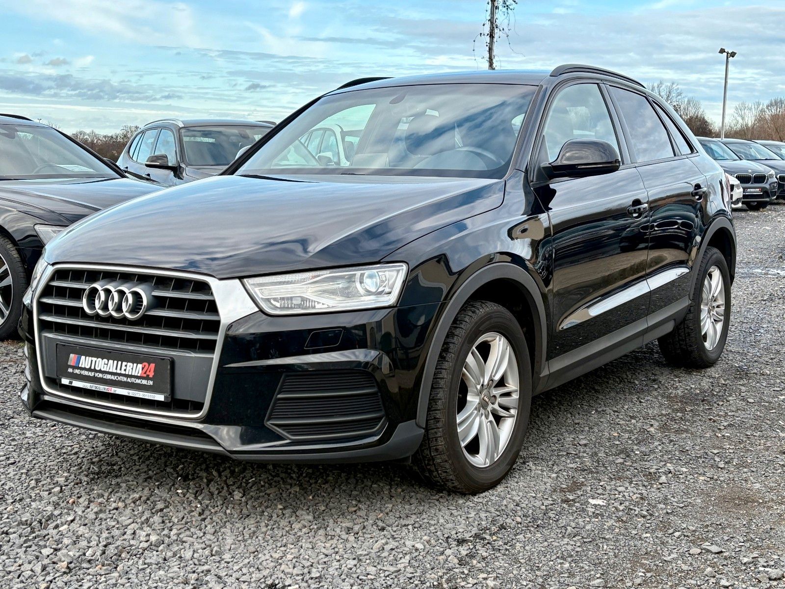 Fahrzeugabbildung Audi Q3 2.0 TDI basis Navi Xenon Tempomat SPORTFWK