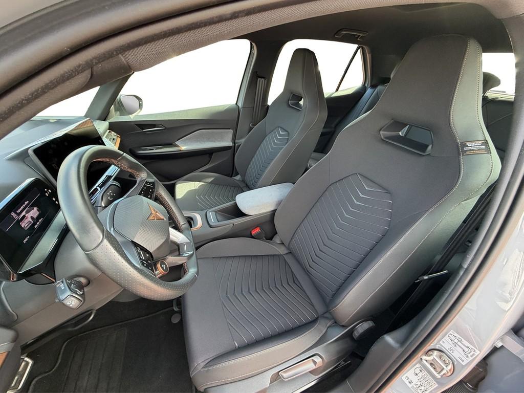 Cupra Born 60 kwh LED*CARPLAY*NAVIVORBEREIT*PDC*DAB*NE