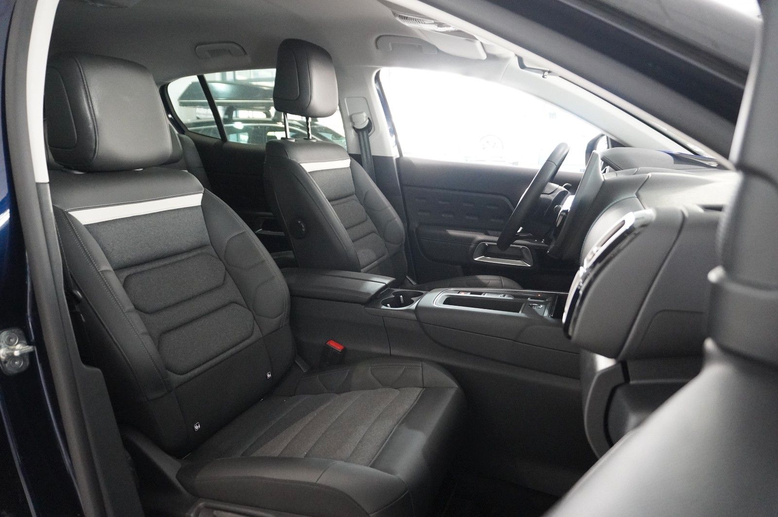 Fahrzeugabbildung Citroën C5 Aircross PLUS 145 E-DSC NAVI/LED/KAMERA/DAB+