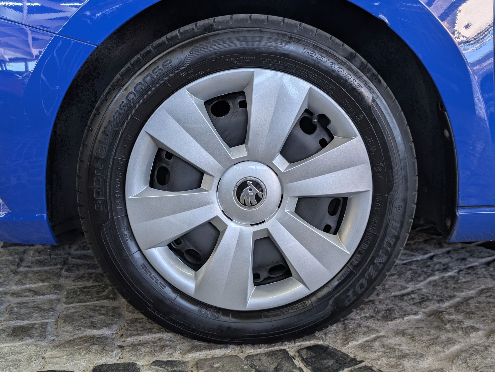 Fahrzeugabbildung SKODA Fabia Active 1.0 MPI SURROUND SCHECKHEFT KLIMA