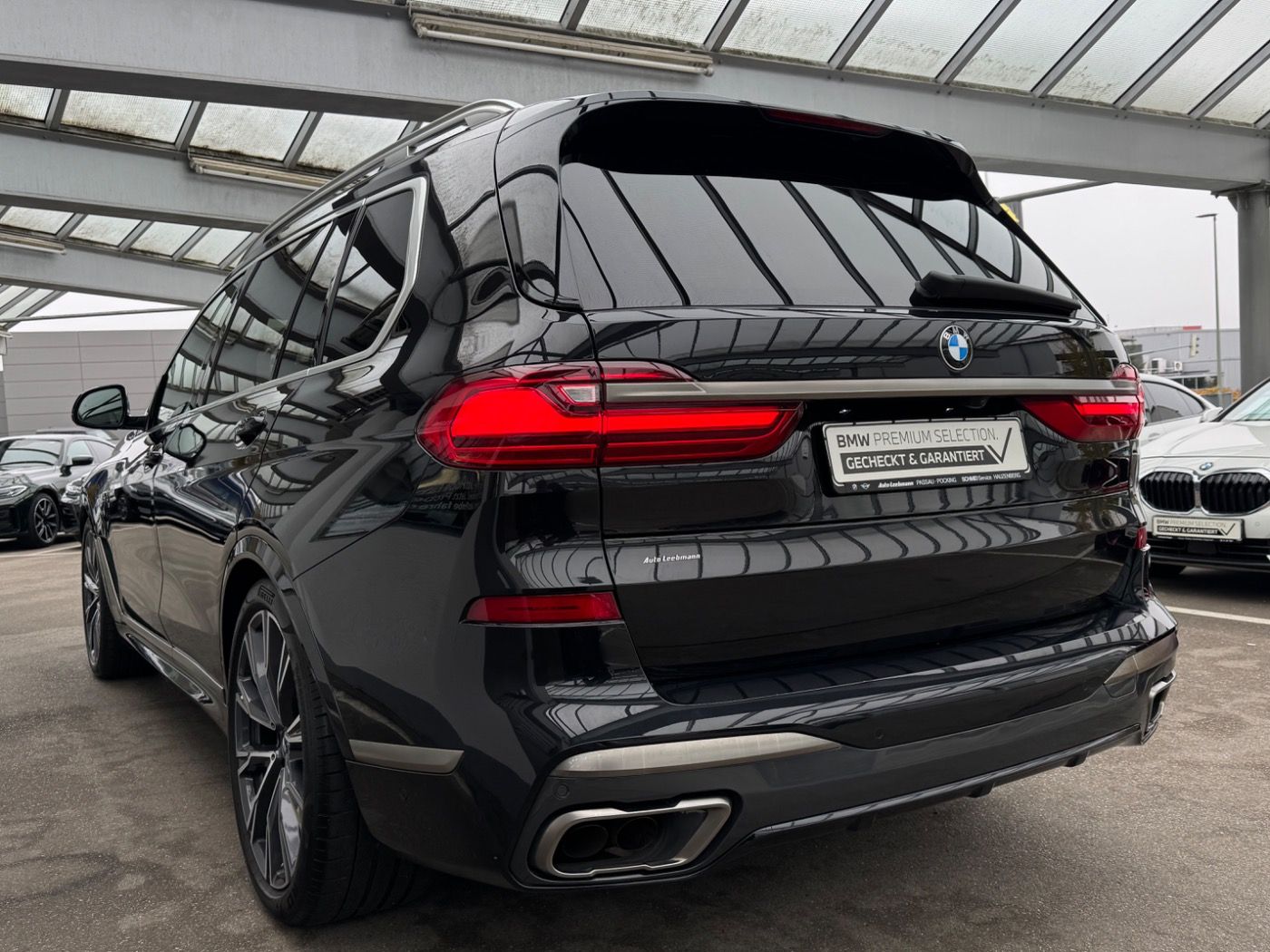 Fahrzeugabbildung BMW X7 M50i SkyLounge/IntAL/LASER 2 JAHRE GARANTIE