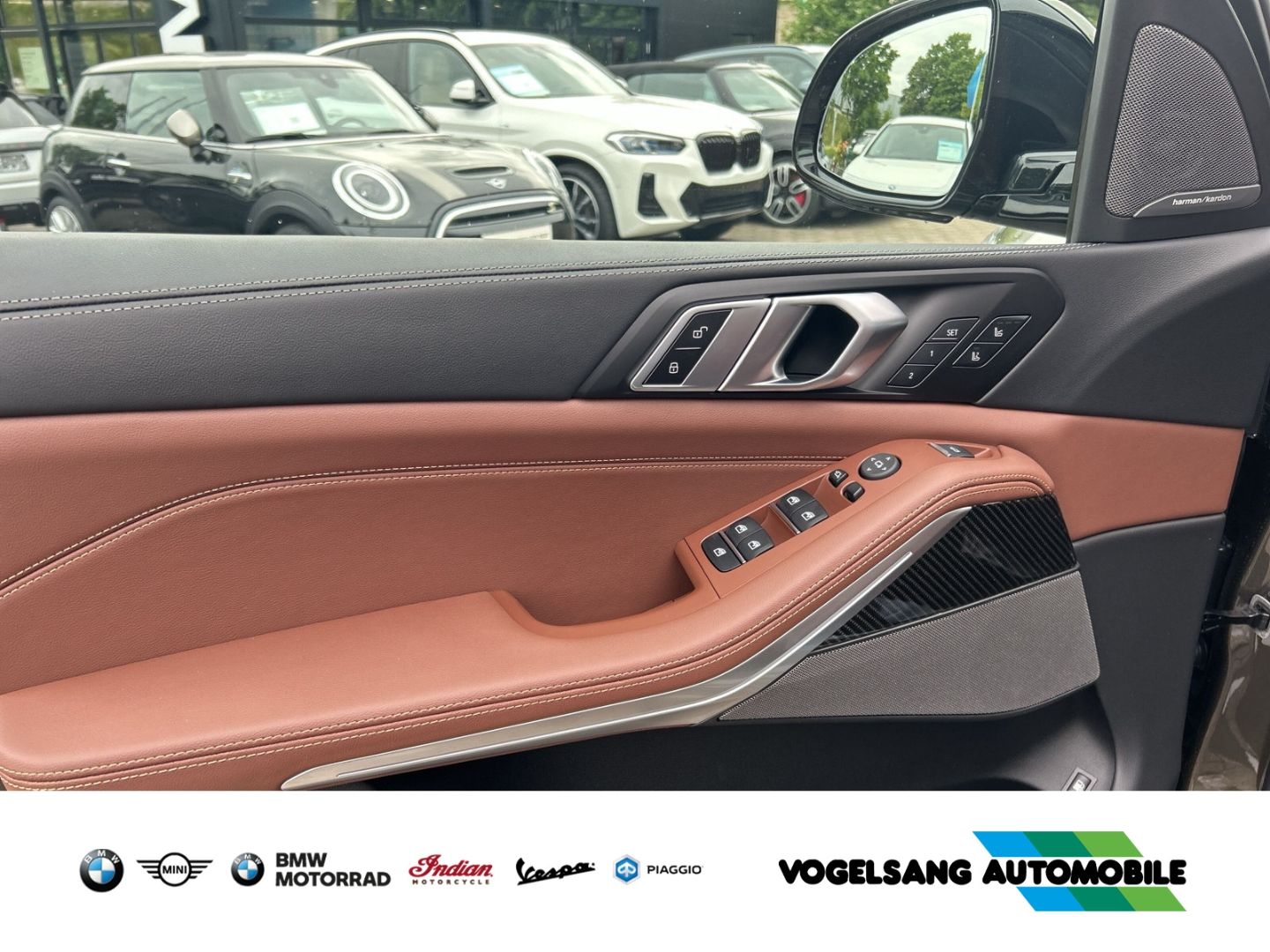 Fahrzeugabbildung BMW X5 50 e M Sport Sportpaket HUD Luftfederung AD N