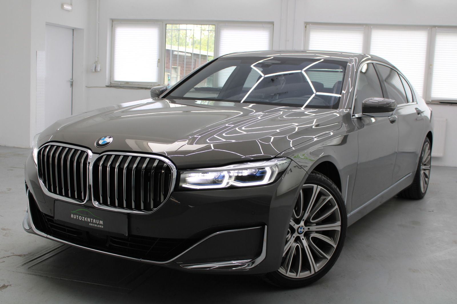BMW 740 - 1