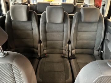 MYAUTOCENTER – Gebraucht- und Jahreswagen mit Werkstattservice in Pfaffenhofen Volkswagen Touran Comfortline *7-SITZER*2-ZONEN*TEMPO*