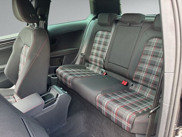 Golf VII 2.0 GTI BI-XENON+NAVI+KLIMA+AHK+GRA+SHZ