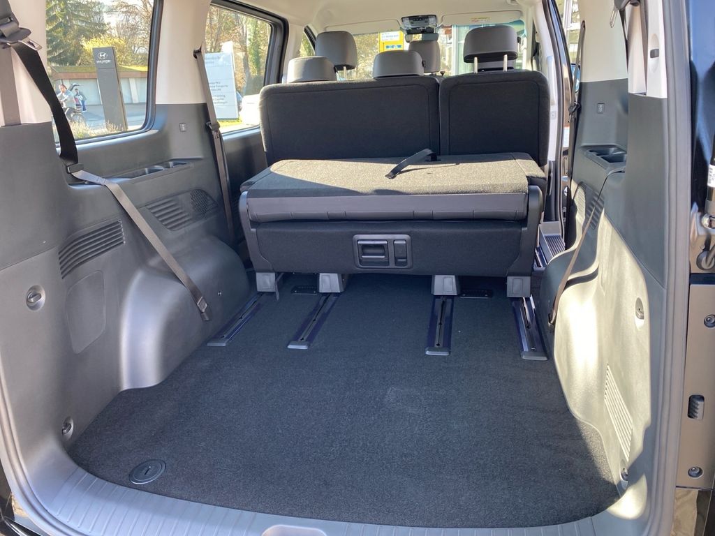 HYUNDAI Staria 1.6 T-GDI HEV Klima