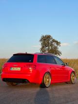 Audi RS4 4.2 quattro Avant - - rote Audi RS4