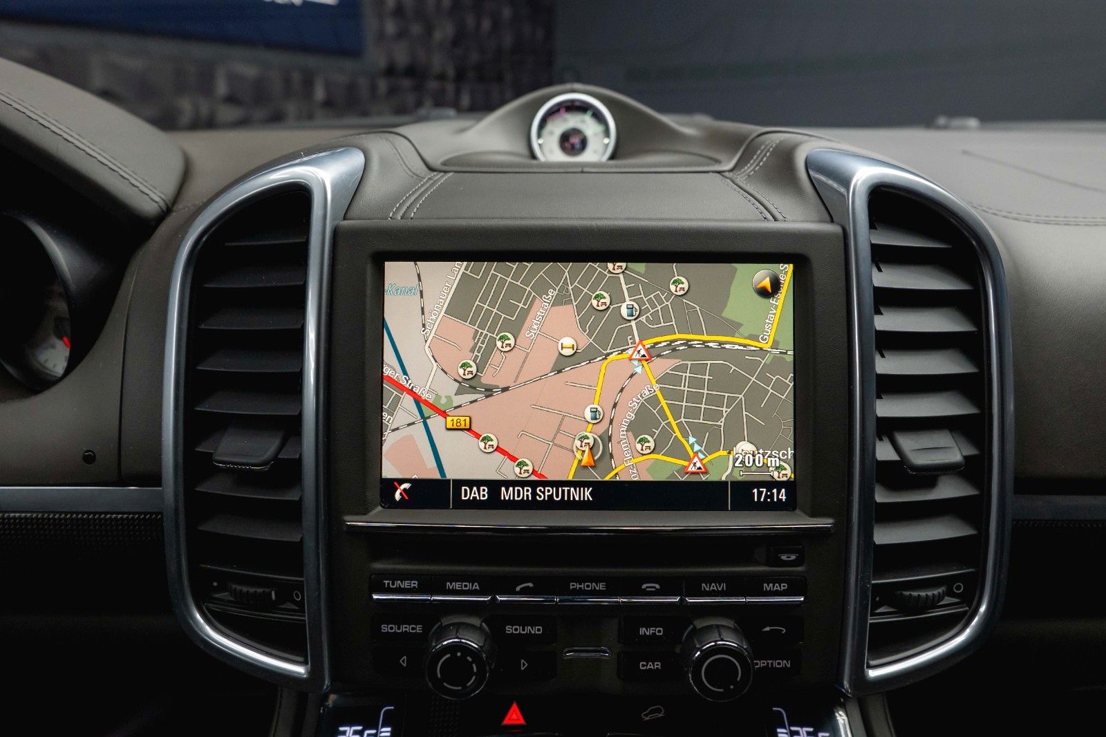 Fahrzeugabbildung Porsche Cayenne S Sport-Design Paket Carbon KERAMIK *LED