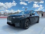 BMW Pano/Laser/360°/Driv.Assist.Prof/H&K/Softcl/Tow - schwarze BMW iX
