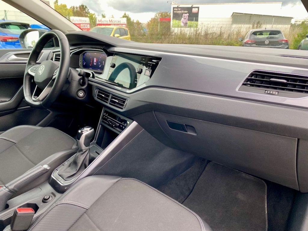 Fahrzeugabbildung Volkswagen Taigo 1.0 TSI DSG STYLE AAC SHZ GJR NAVI PDC