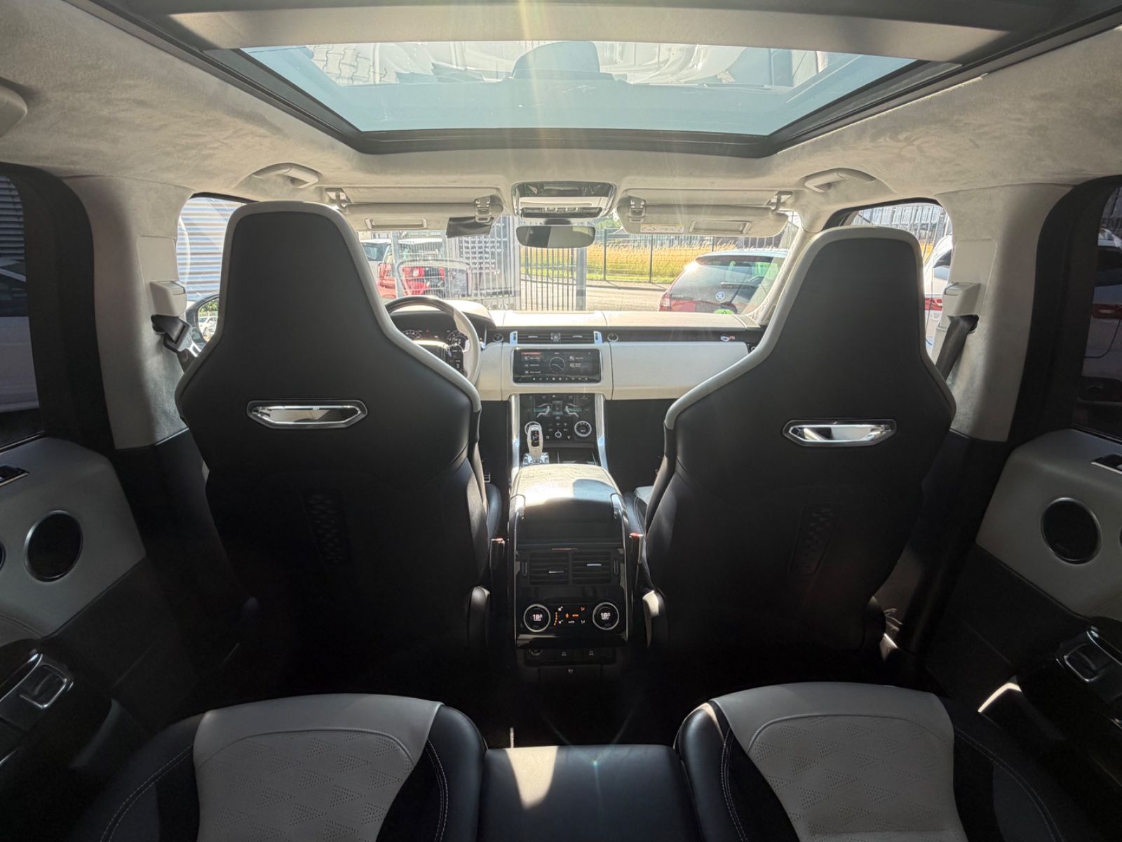 Land Rover Range Rover Sport SVR AHK Standheizung foto 23
