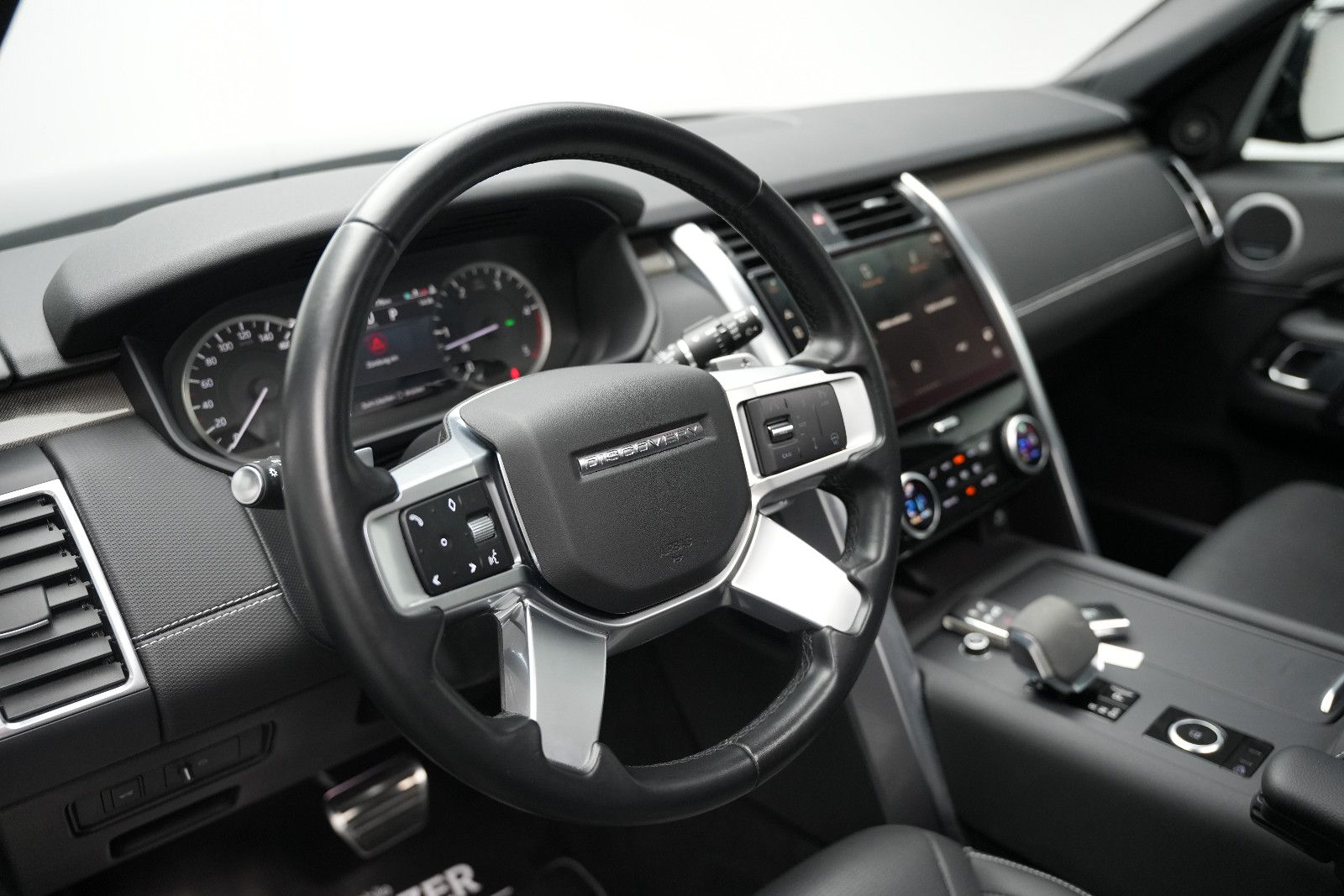 Fahrzeugabbildung Land Rover Discovery R-Dynamic AWD/7-SITZER/360'°Cam/AHK