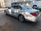Mercedes-Benz E 200 Automatic - Mercedes-Benz E-Klasse von privat