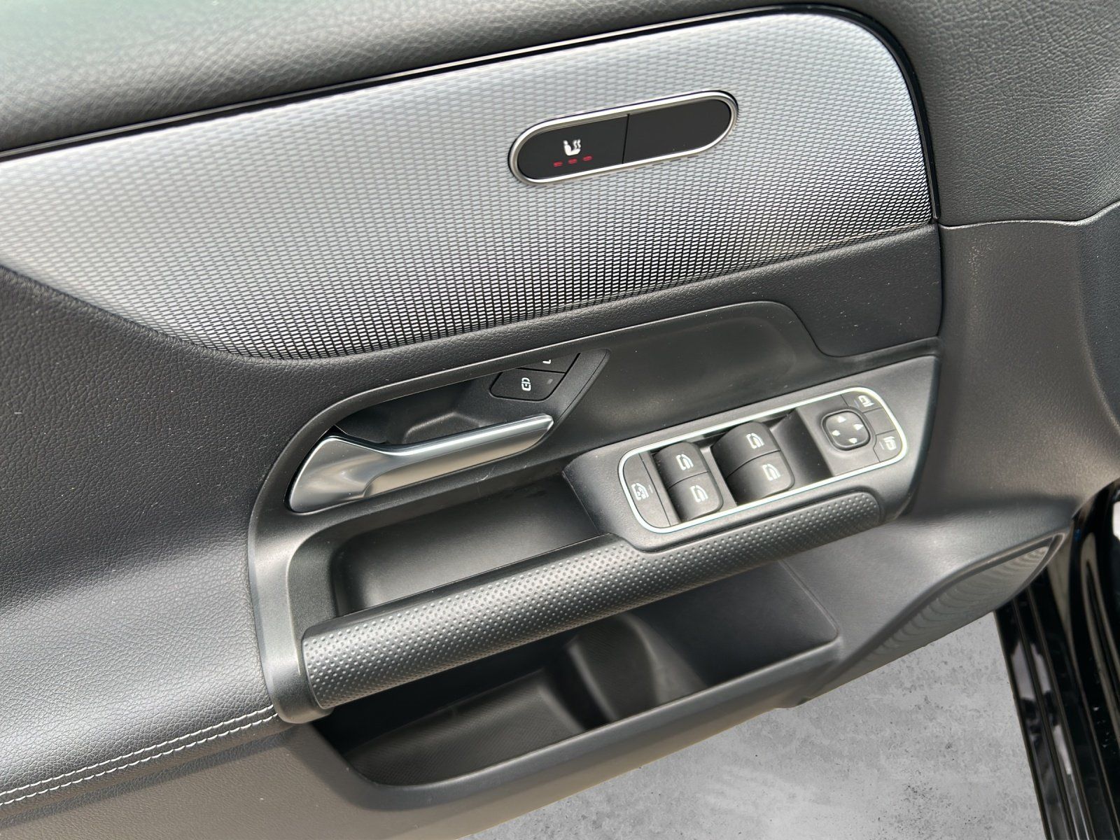 Fahrzeugabbildung Mercedes-Benz B 250 e Style LED Business AHK AdvancedMBUX