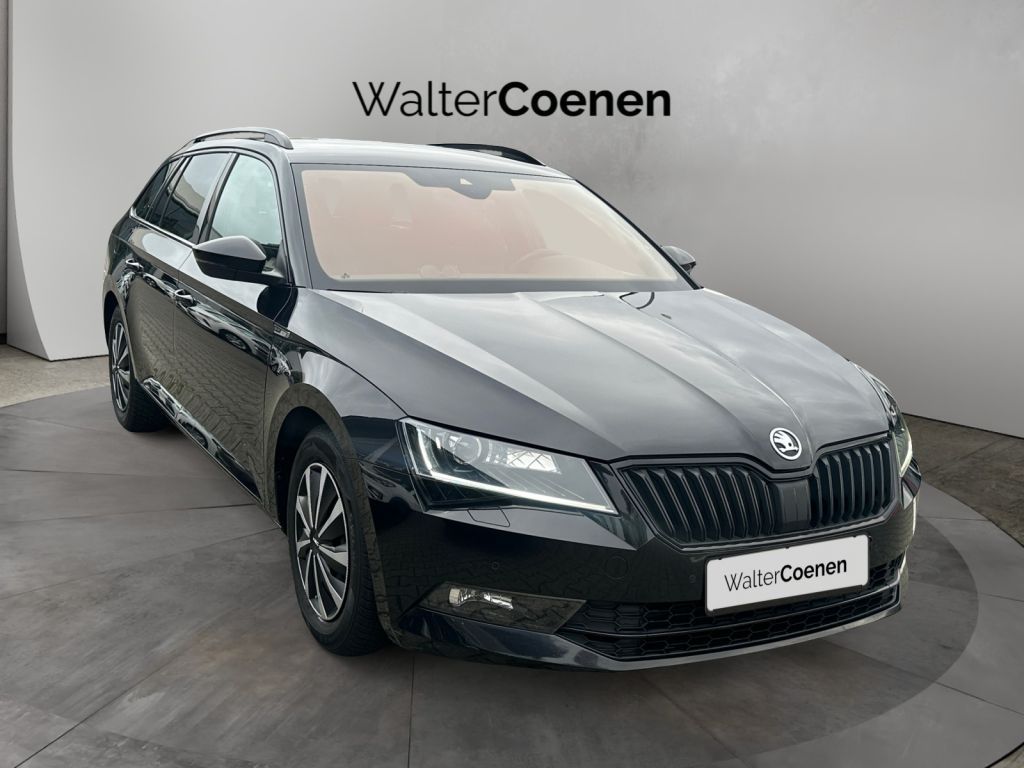 SKODA Superb Combi 1.4 TSI ACT SportLine ACC b. Front SKODA Superb Combi 1.4 TSI ACT SportLine ACC b. Front