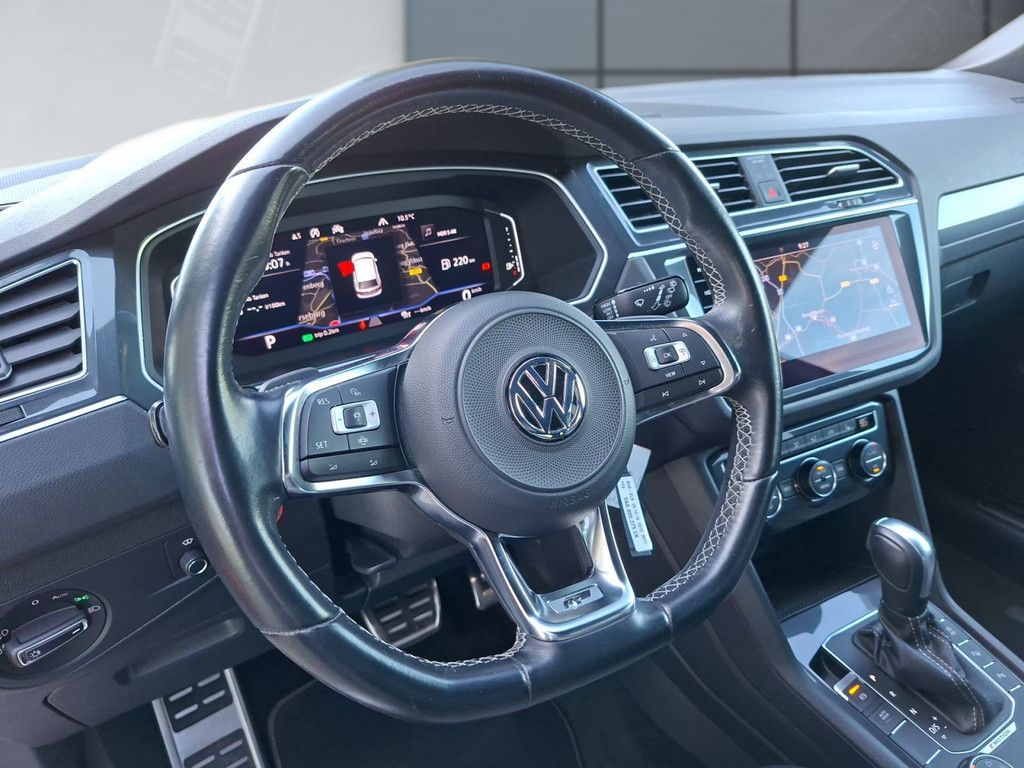 Tiguan 2.0 TSI R-Line 4Motion *DSG*AHK*PANO*BLAC