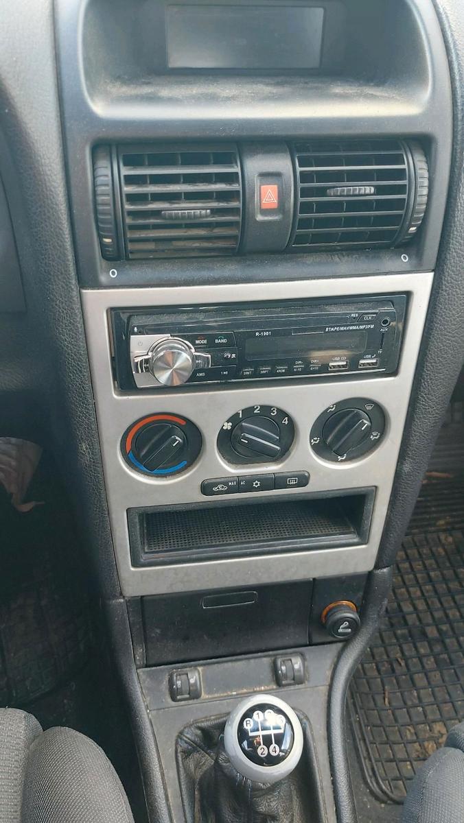Opel Astra 2004 — photo 6