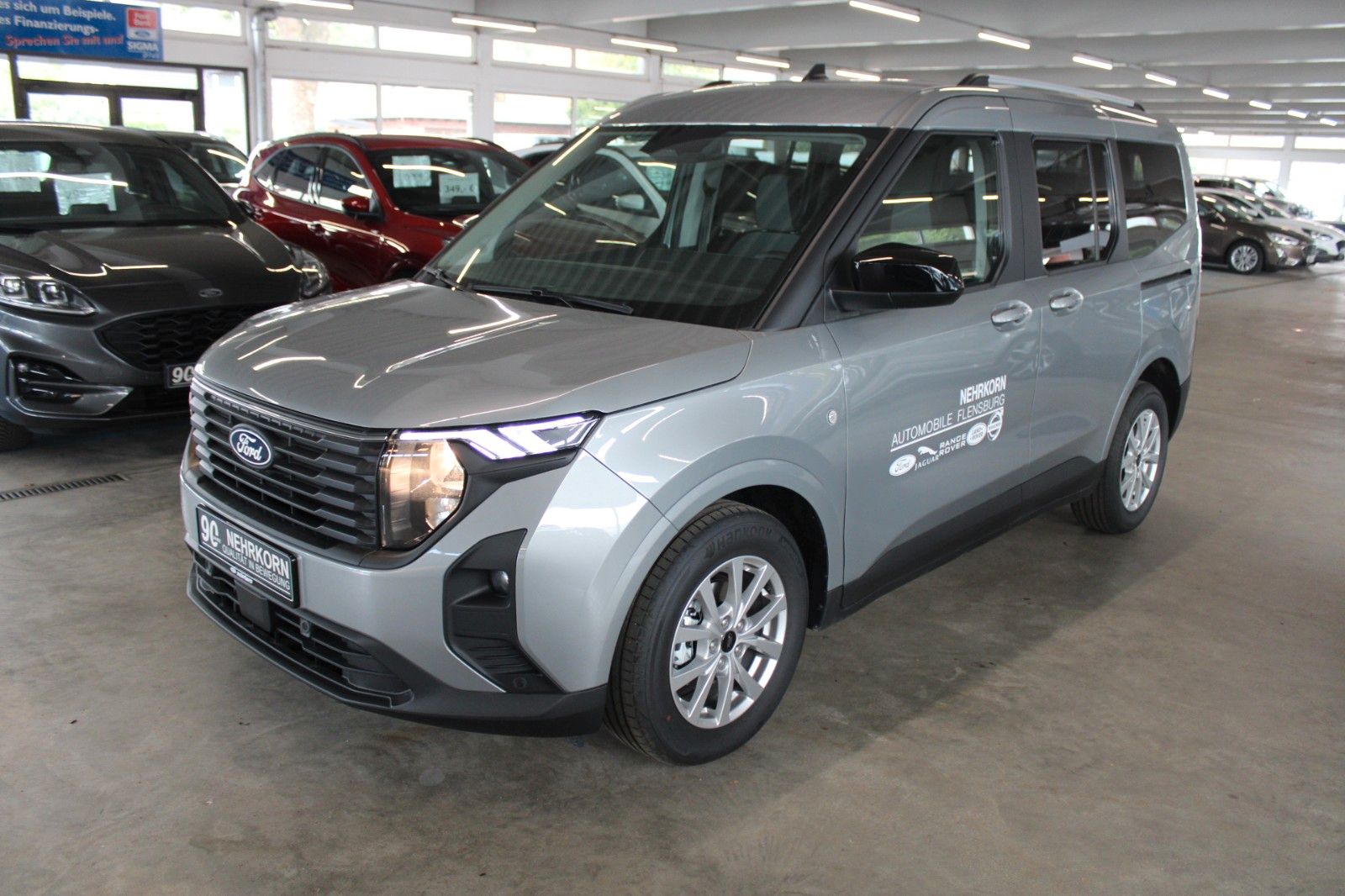 Fahrzeugabbildung Ford Tourneo Courier Titanium Kamera WinterPaket2 uvm