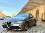 Alfa Romeo Giulia 2.0 Turbo AT8-Q4 Veloce- 1Hand- Top  - Alfa Romeo Giulia mit Benzin-Antrieb: Automatik