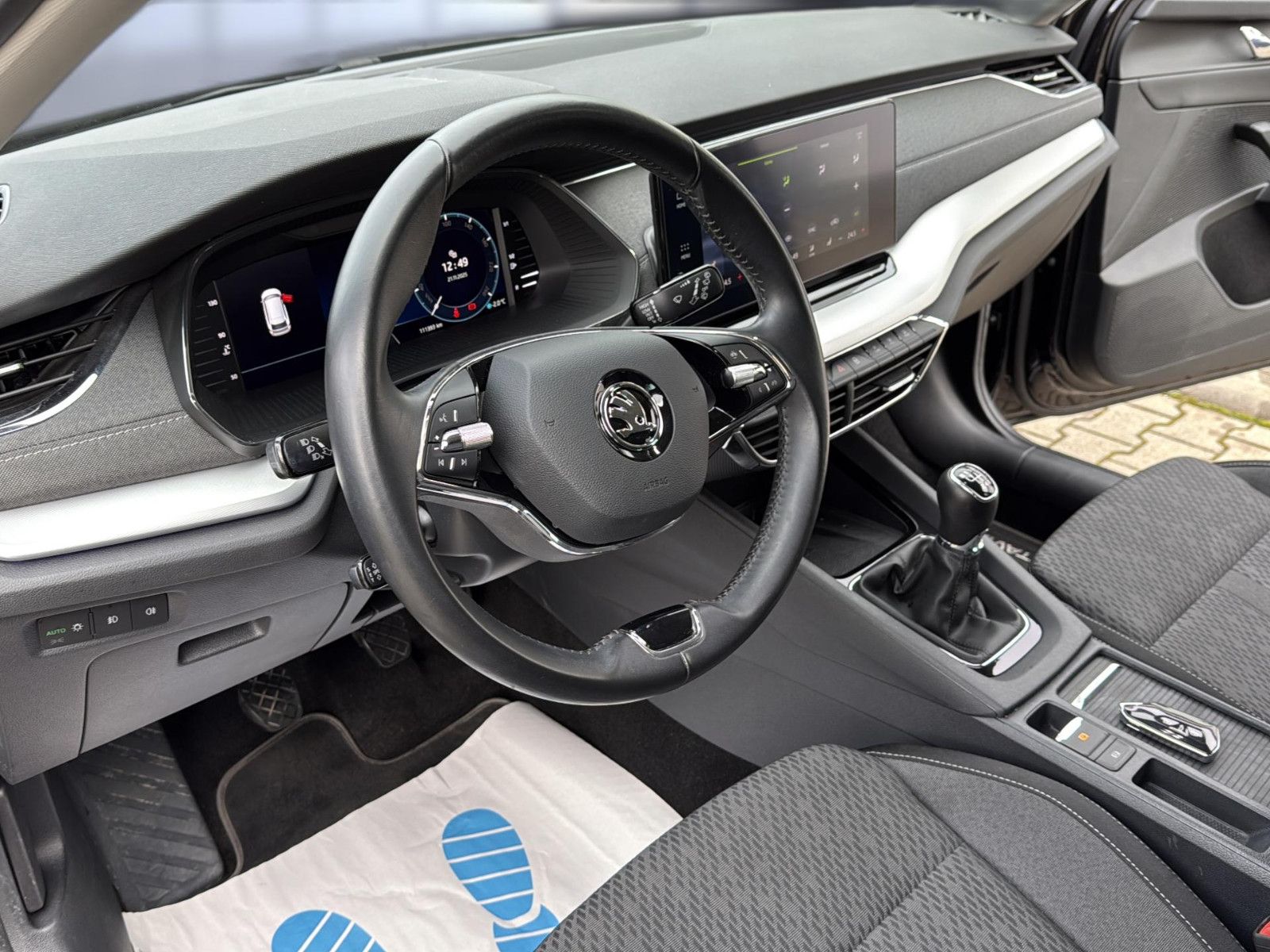 Fahrzeugabbildung SKODA Octavia Combi Style/ AHK / unfallfrei