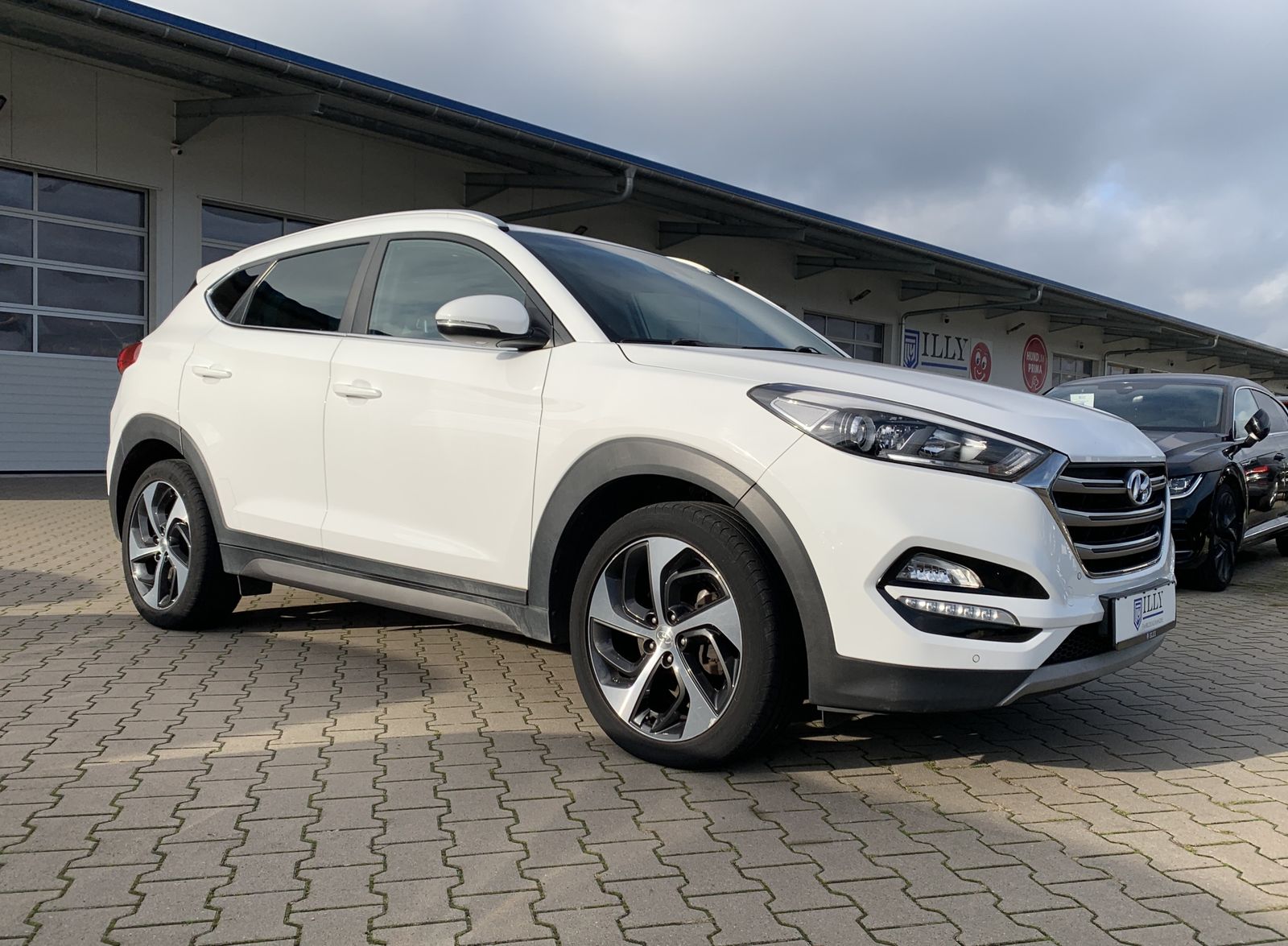 Fahrzeugabbildung Hyundai Tucson 1.7 CRDI*Style*AHK*Kam*Spur*Temp*Navi*