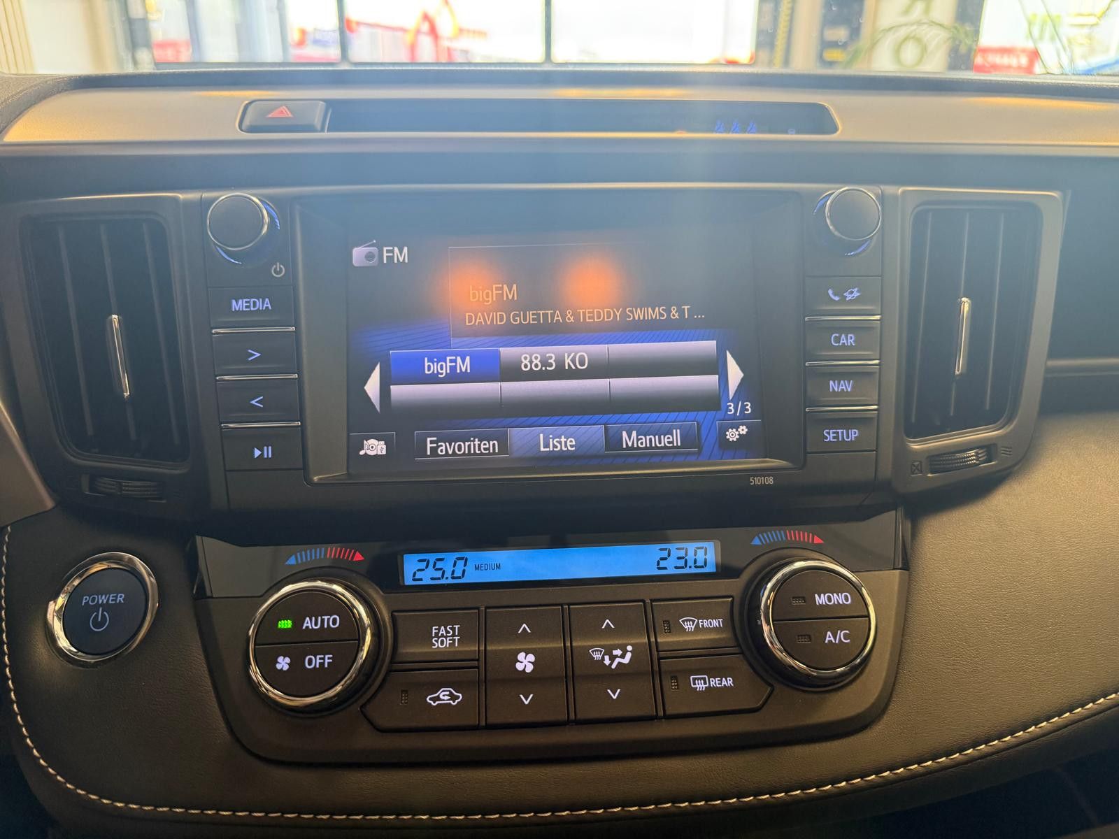 Fahrzeugabbildung Toyota RAV 4 RAV4 Hybrid Edition/ 1.HAND/AHK/KAMERA/LED