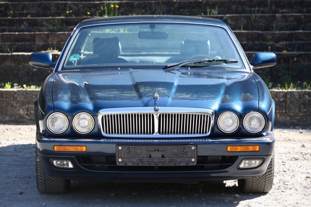 Jaguar XJ6