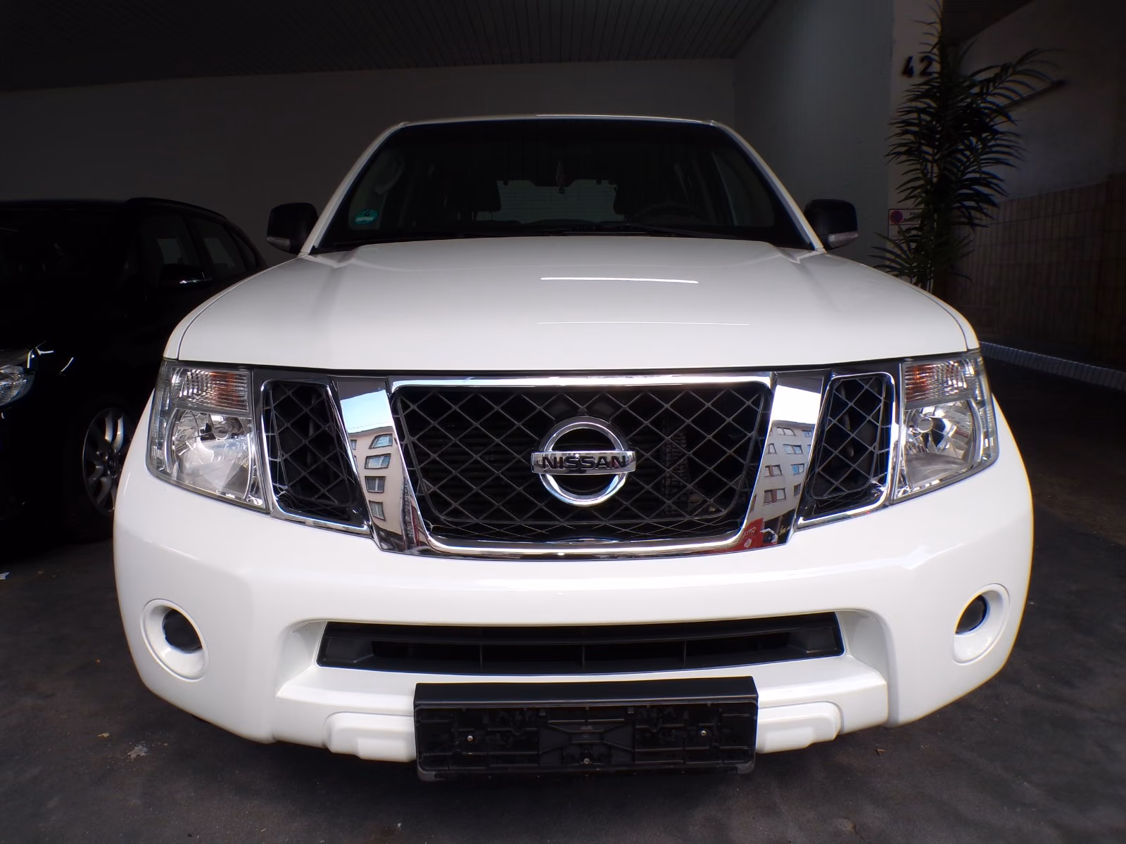 Nissan Pathfinder LE 2.5 dCi 190 ch BVM 4x4 / 7 places / 152 000 km / Toit ouvrant / Cuir / Attelage 3t