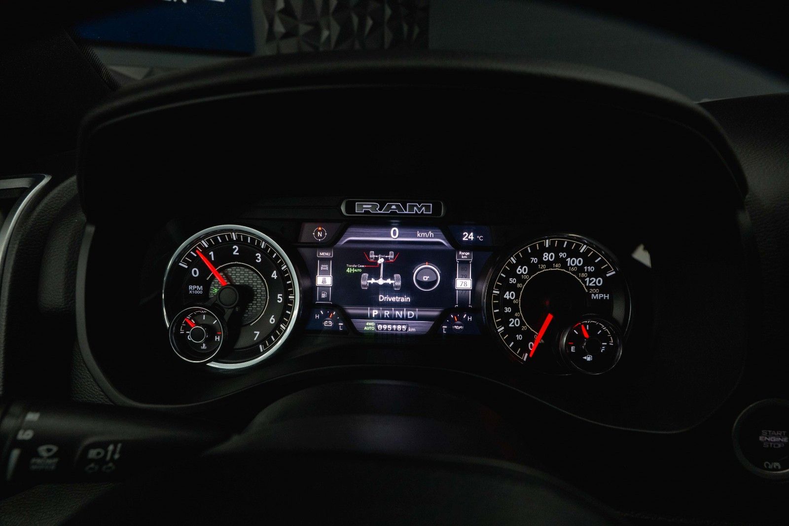 Fahrzeugabbildung Dodge RAM 5.7 V8 HEMI 4x4 BLACK Limited Longbed 19%